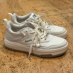 Reebok Club C Sneakers Womens 7 1/2 White Leather Extra Athletic Trainer